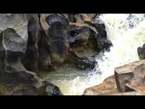 Phát hiện suối đá cổ trên 100 triệu năm tuổi tại Gia Lai