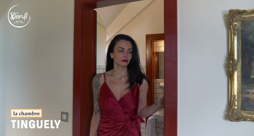 Độc đáo bồn tắm ban công cho khách ngắm cảnh ở khách sạn Auberge aux 4 Vents