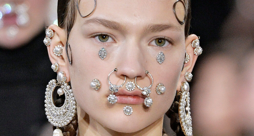 Các vị trí xỏ khuyên trên cơ thể và những điều cần lưu ý