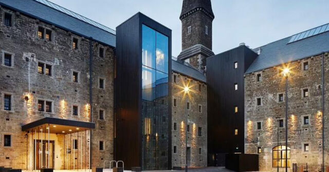 Chi hơn 80 triệu USD biến nhà tù thành khách sạn sang trọng