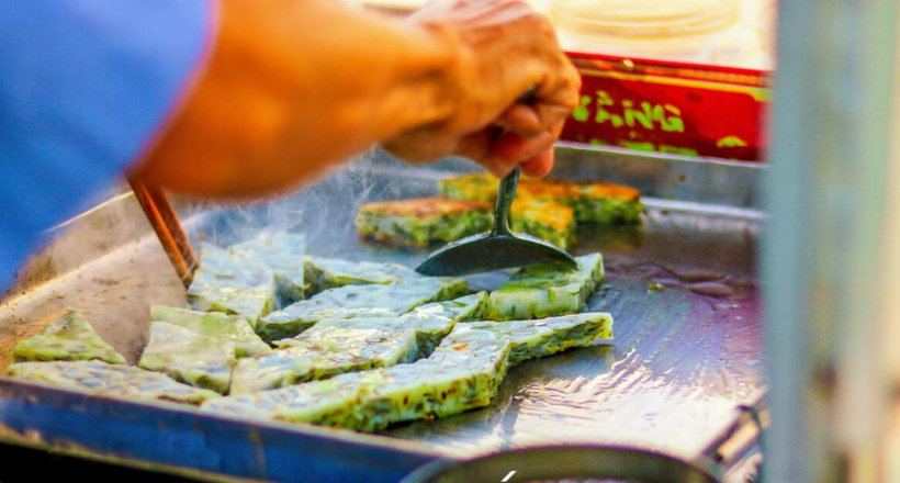 Thơm ngon với món bánh hẹ vùng biên Tân Châu - An Giang