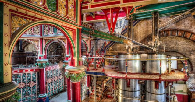 Khám phá 9 điểm đến kì lạ tại thành phố tổ chức trận chung kết EURO 2020