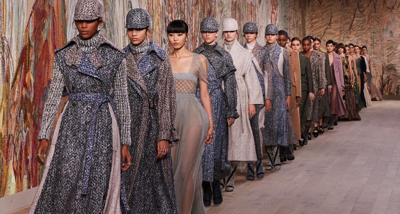 Dior Couture Thu Đông 2021: Tôn vinh tính chân thực của thời trang