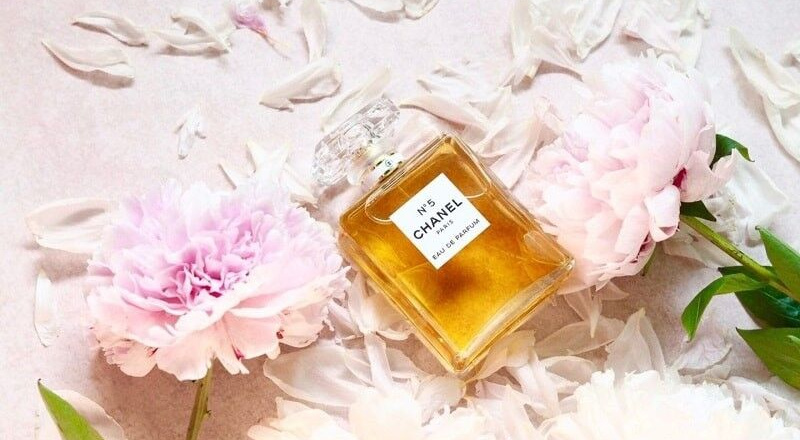 Khám phá những hương nước hoa được phái đẹp yêu thích nhất - P2