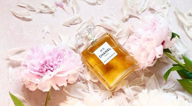 Khám phá những hương nước hoa được phái đẹp yêu thích nhất - P2