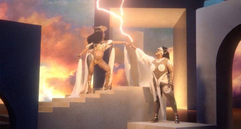 Visual đỉnh cao của Cardi B và Lizzo trong MV Rumors