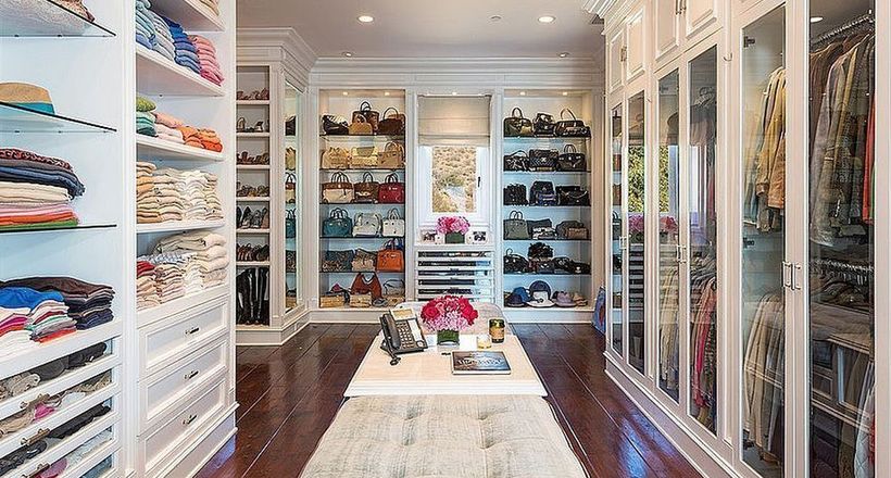 Chiêm ngưỡng tủ đồ hiệu triệu đô của Kylie Jenner