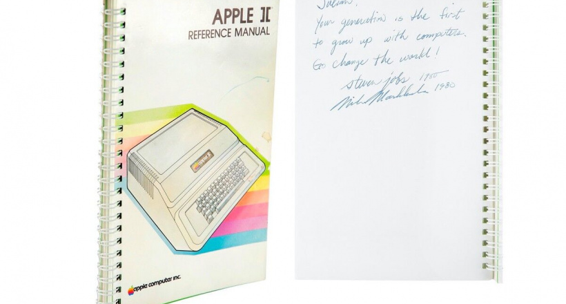 Hướng dẫn sử dụng Apple II do Steve Jobs ký tên được đấu giá 18 tỷ VNĐ