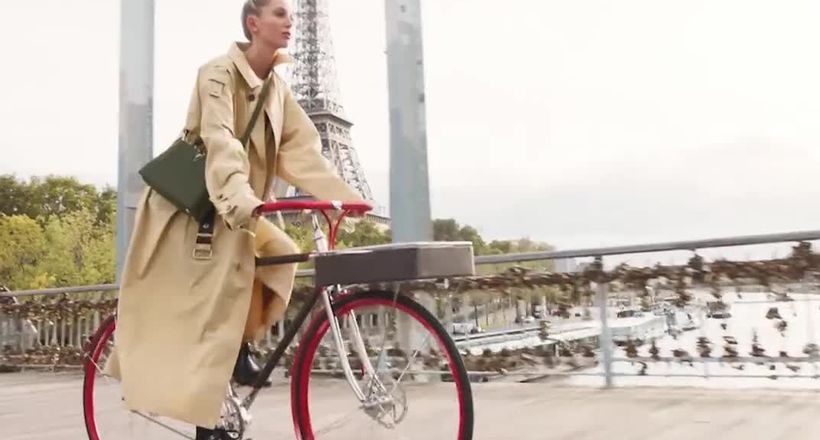 Sang trọng dạo phố trên chiếc xe đạp Louis Vuitton 700 triệu VNĐ