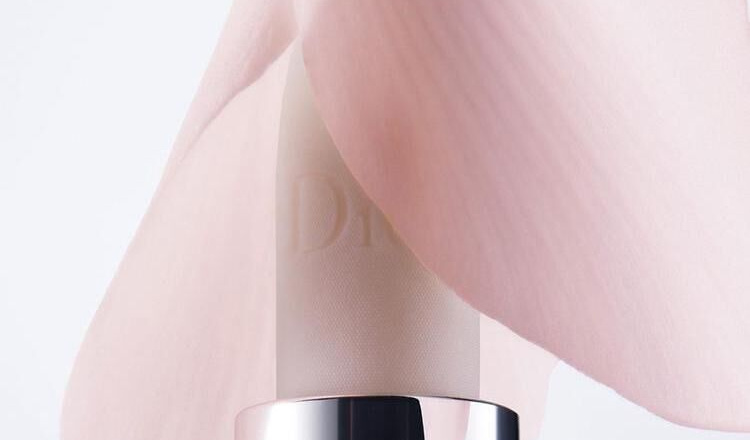 Dưỡng môi Rouge Dior Lip Balm trở lại với các tông màu hoàn toàn mới
