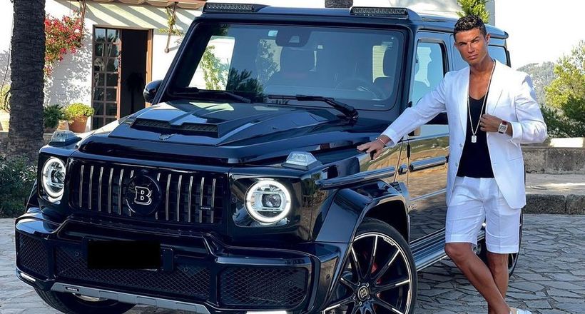 Cristiano Ronaldo khoe ảnh cùng siêu xe khiến cộng đồng mạng phát sốt