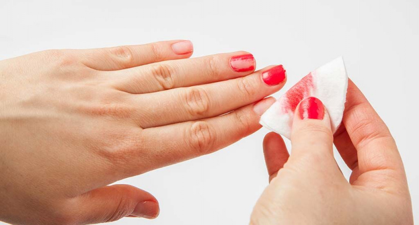 5 sản phẩm tẩy sơn móng tay hiệu quả mà không gây khô móng