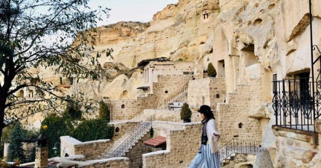 Khám phá khách sạn hang đá nổi tiếng ở Thổ Nhĩ Kỳ