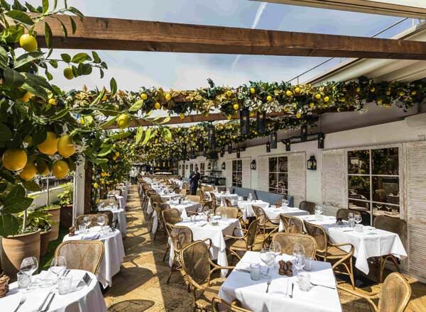 Nhà hàng yêu thích của Ronaldo và các huyền thoại MU