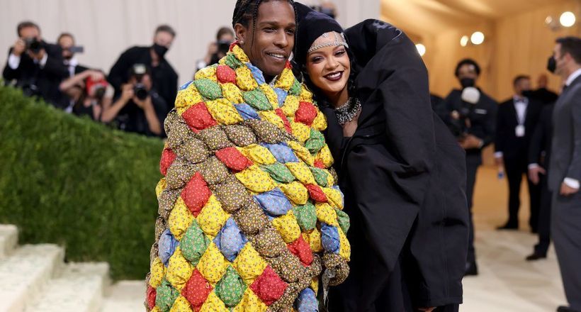 Ngắm lại những khoảnh khắc thảm đỏ MET Gala ấn tượng nhất của Rihanna