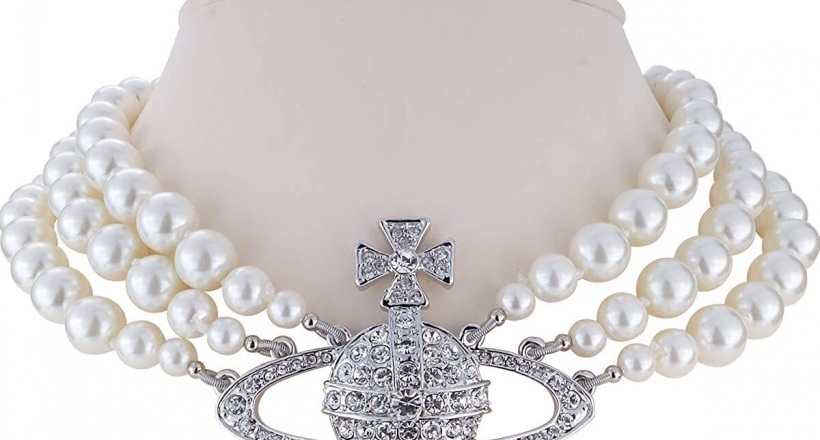 Sự trở lại của chuỗi choker ngọc trai Vivienne Westwood