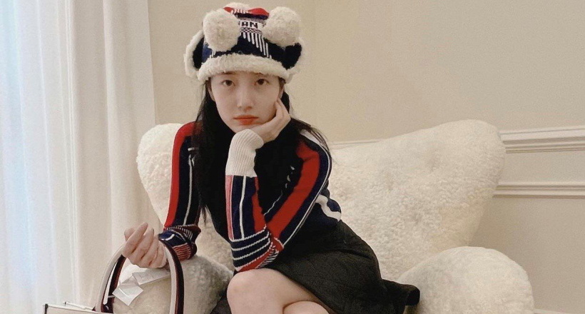 Suzy khoe diện mạo xinh đẹp khi diện quà tặng từ Dior - Mùa đông đến rồi