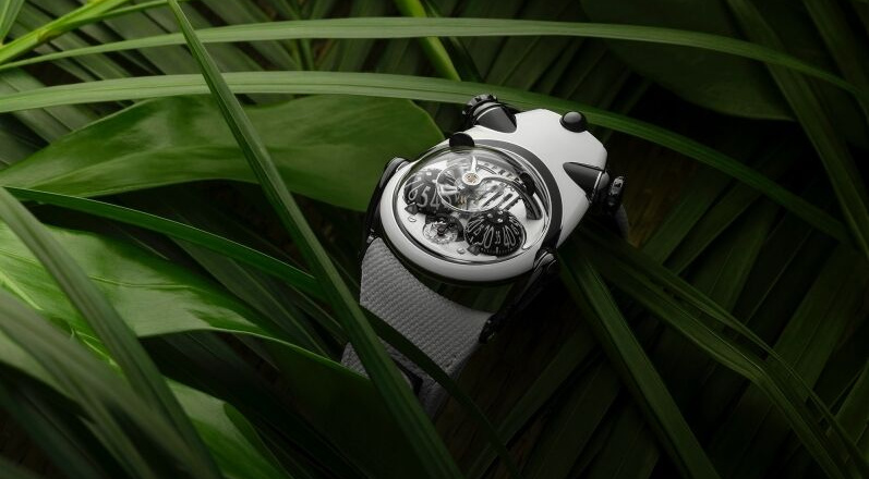 Chiếc đồng hồ độc bản với thiết kế mô phỏng hình gấu trúc