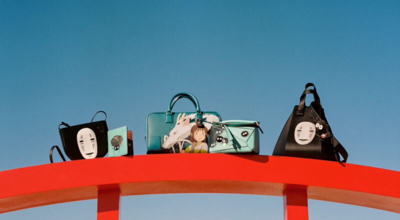 BST LOEWE x Spirited Away: Mang anime Nhật Bản đến gần với thời trang