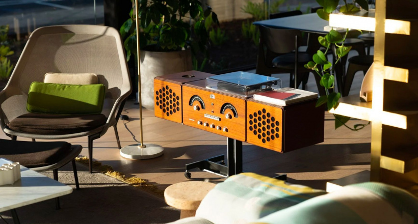 Chiếc Radio cổ điển được thiết kế bởi anh em nhà Castiglioni cuốn hút nhiều ngôi sao yêu thích