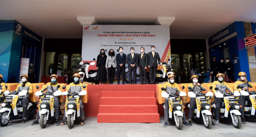 Honda Việt Nam phối hợp với Bưu Điện Việt Nam triển khai thí điểm dự án sử dụng xe điện giao hàng