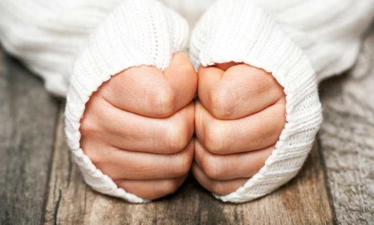 Những cách khắc phục tình trạng tay chân lạnh cóng vào mùa đông
