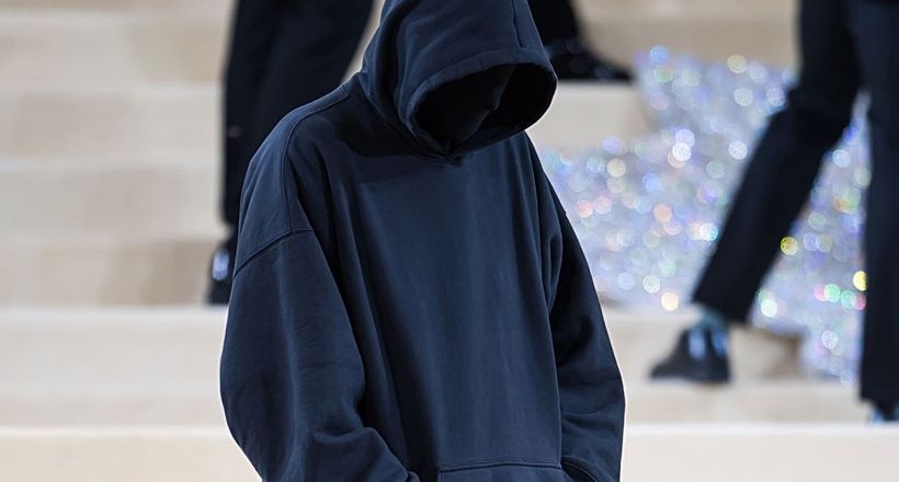 Balenciaga là thương hiệu “hot” nhất thế giới quý IV 2021