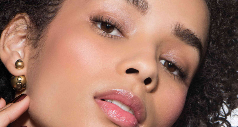 Phấn má hồng - "bí kíp" giúp làn da thêm căng tràn sức sống