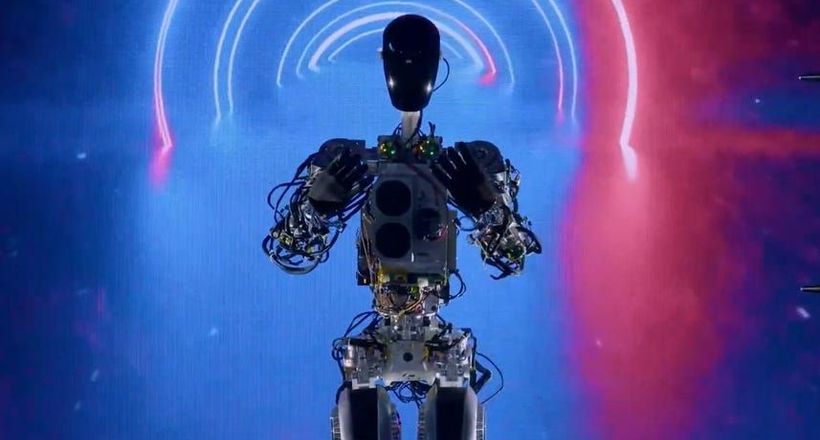 Elon Musk tiết lộ robot hình người Optimus, dự định sản xuất hàng triệu đơn vị trong tương lai