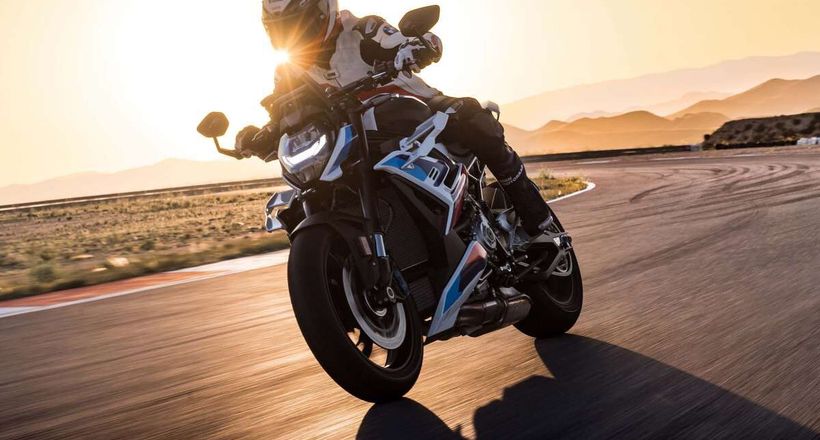 BMW Motorrad ra mắt M1000R 2023 mẫu siêu mô tô M thứ 2