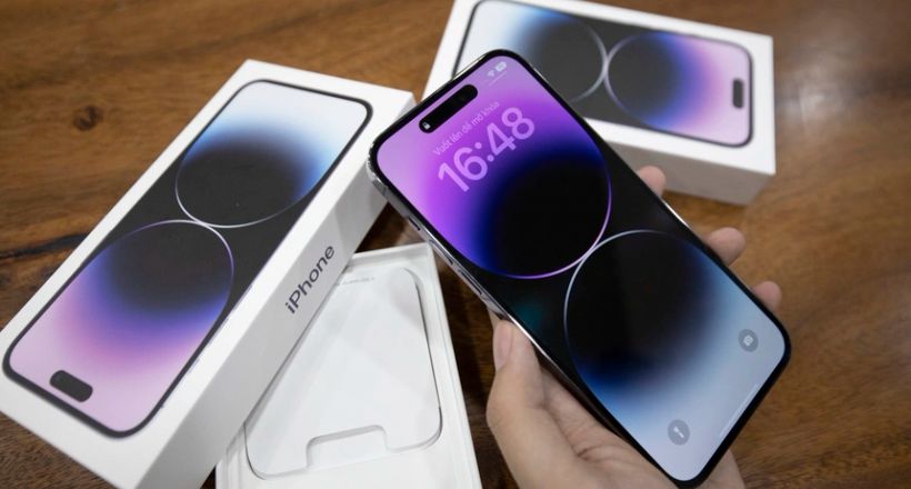 Cảnh trái ngược trong ngày mở đặt cọc các dòng iPhone 14 tại Việt Nam