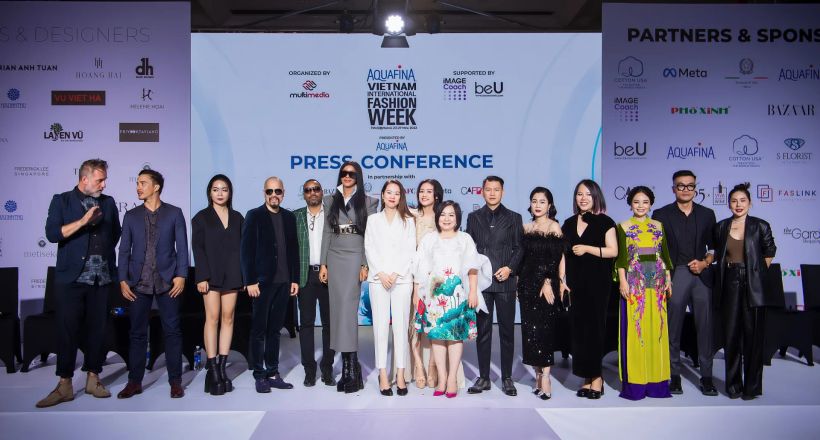 BST "Sương" lấy cảm hứng từ di sản miền Bắc mở màn Aquafina VIFW 2022
