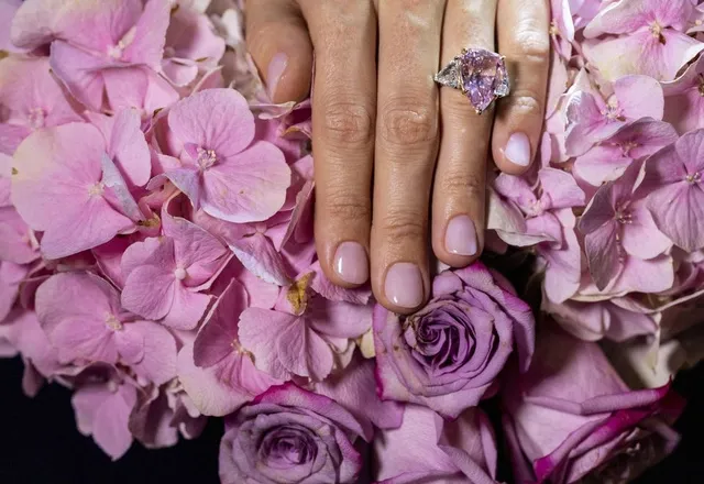 Viên kim cương hồng hình quả lê có thể đạt giá 35 triệu USD