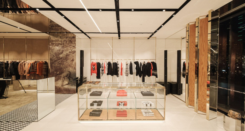 Burberry mới khai trương ở HCM thu hút dàn fashionista check-in rầm rộ