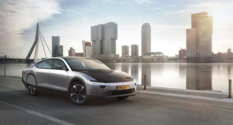 Xe hơi điện Lightyear 0 chạy bằng năng lượng mặt trời giới hạn 946 xe