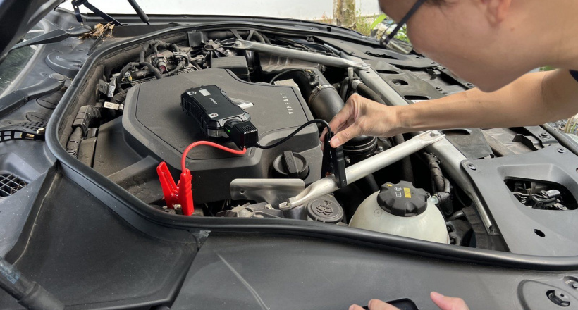 Vì sao ô tô điện vẫn sử dụng ắc quy thường 12V?