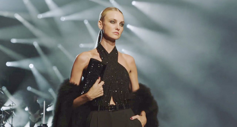 Michael Kors - BST Thu/Đông 2022/2023:  Sang trọng và duyên dáng