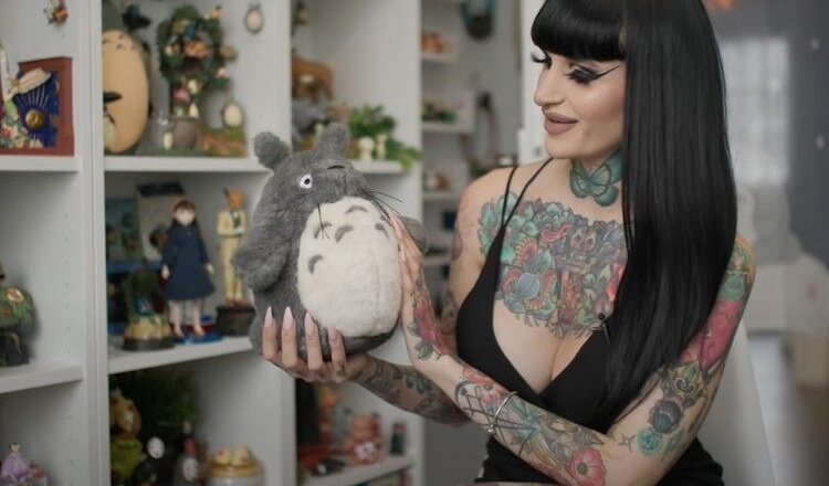 Kỷ lục Guinness trao tặng danh hiệu cho nữ chủ nhân sở hữu bộ sưu tập Ghibli lớn nhất thế giới