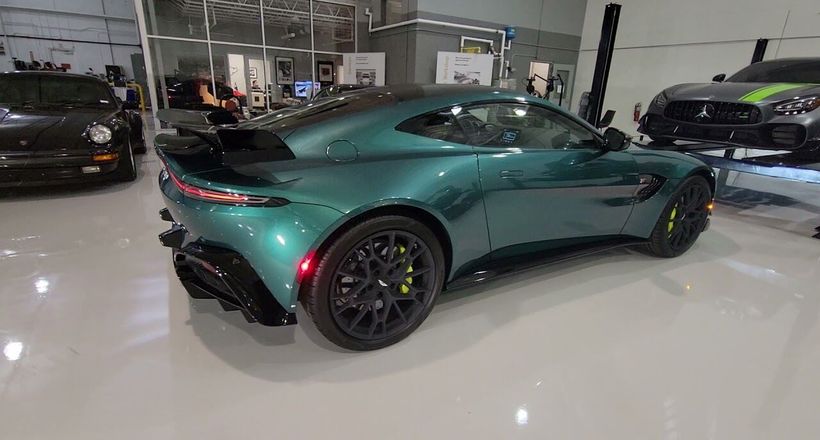 2022 Aston Martin Vantage F1 Edition: Một góc cạnh sắc nét hơn