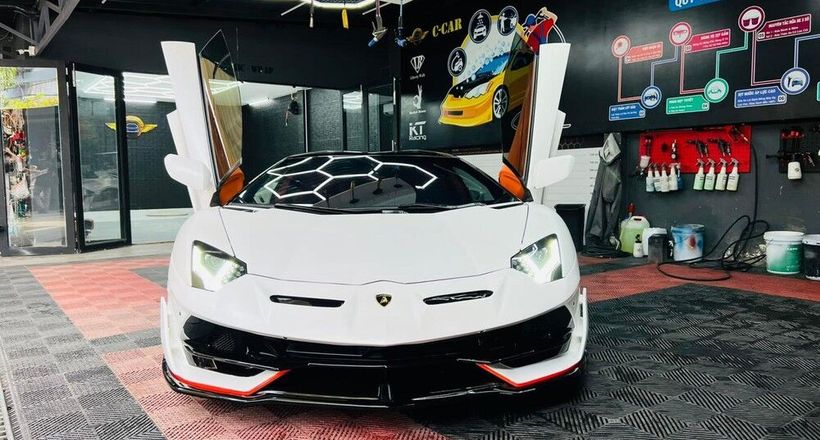 Lamborghini Aventador Roadster độ thành phiên bản giới hạn SVJ đầu tiên tại Việt Nam
