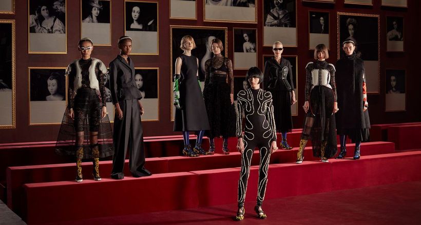 Dior - Thu Đông 2022/23: Phụ kiện túi giày motard phong cách biker