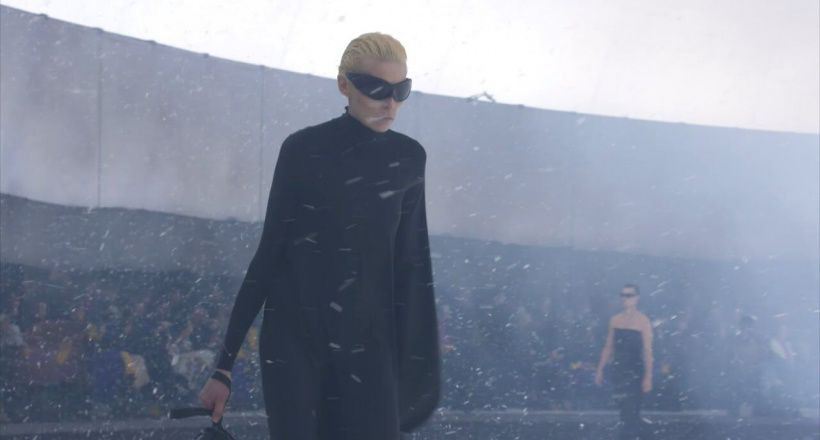 Balenciaga 360° Show Winter 22 - Đồng cảm cùng người dân Ukraine