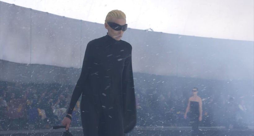 Balenciaga 360° Show Winter 22 - Đồng cảm cùng người dân Ukraine