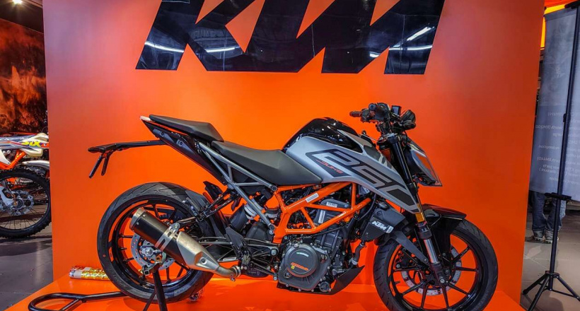 KTM Duke 250 2022 thêm màu mới, giá không đổi