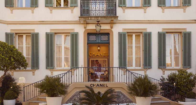 Cửa hàng thời trang theo mùa Chanel Saint-Tropez đã trở lại