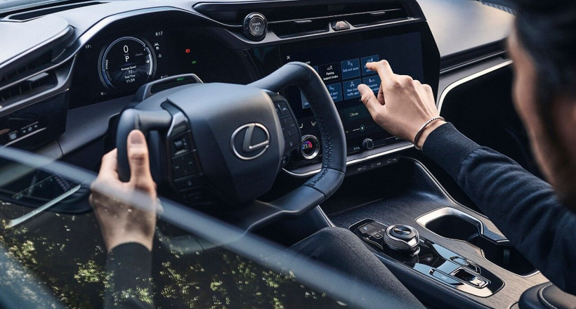 Lexus nối bước Tesla với vô lăng chữ nhật cho dòng RZ 450e