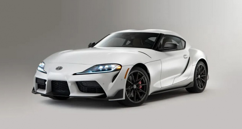 Toyota GR Supra 2023 được bổ sung thêm phiên bản số sàn