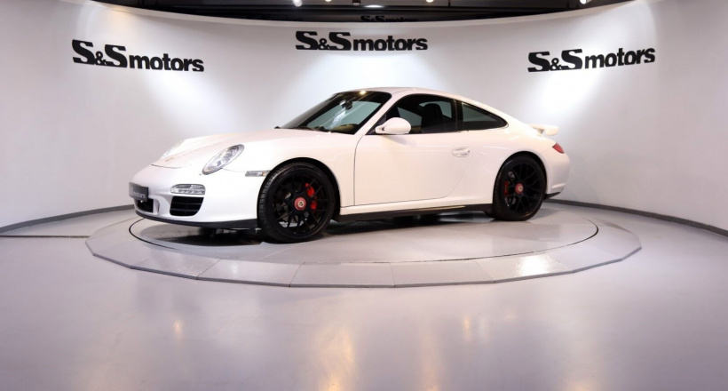 Porsche 911 Carrera GTS thế hệ mới đầu tiên lộ diện ở Việt Nam