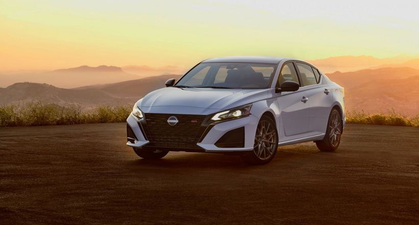 Nissan Altima 2023 ra mắt với lưới tản nhiệt và hệ thống giải trí mới