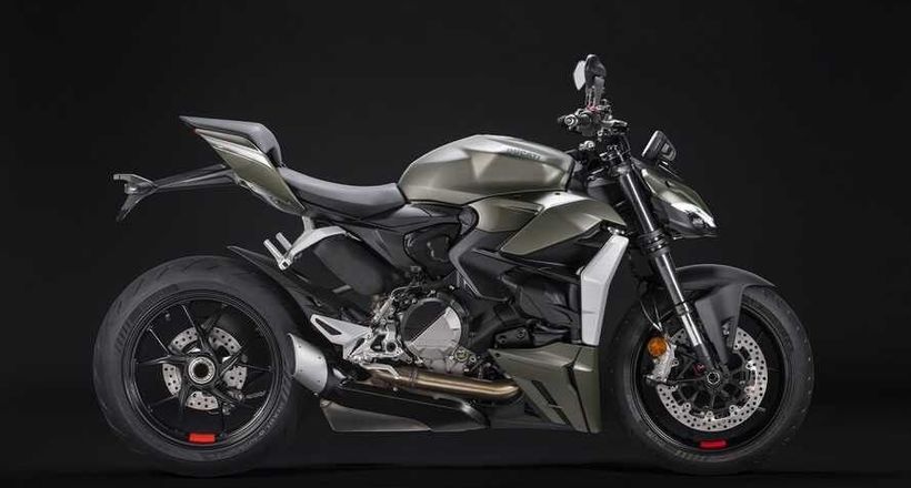 Ducati Streetfighter V2 2022 nổi bật với màu sơn Storm Green